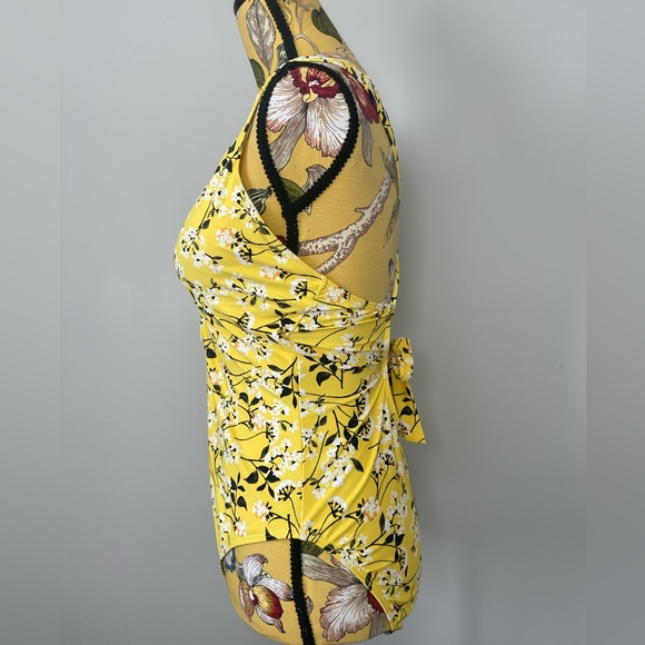 La Blanca Shine Plunge One-Piece Yellow Floral Swimsuit Size 12 - Picture 9 of 14